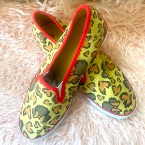 Disney 8 Animal Print Minnie Mouse Slip On Shoes Bows Hearts